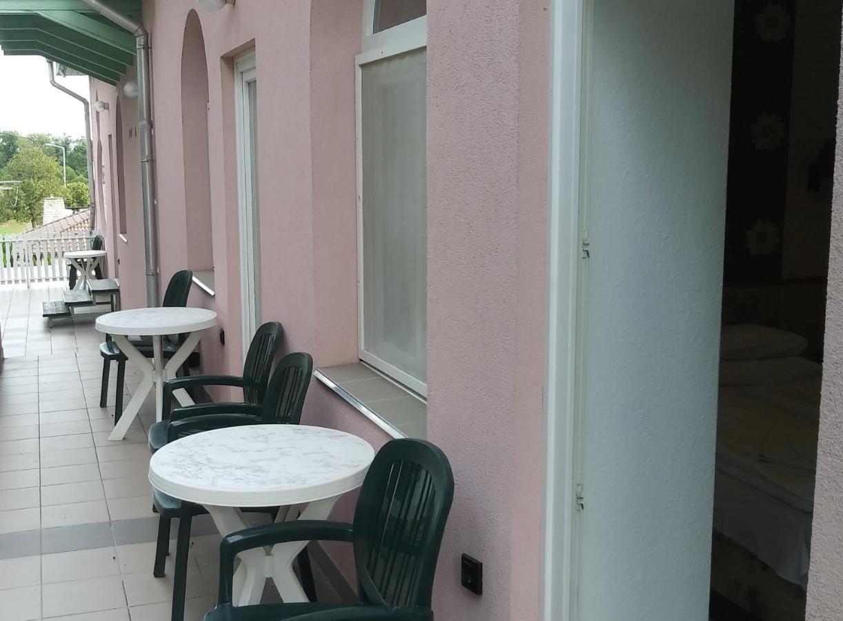 巴拉顿菲赖德Korona Panzio住宿加早餐旅馆 外观 照片